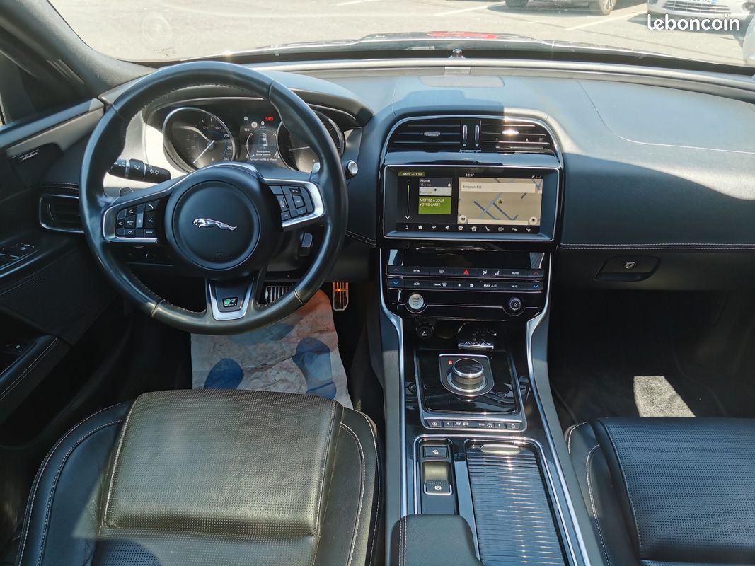 Jaguar XE 2.0D 180 CH R-SPORT BVA8 (image 4)