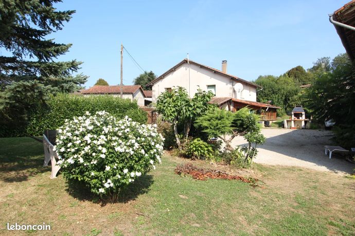 Propriété 7 pièces 140 m²