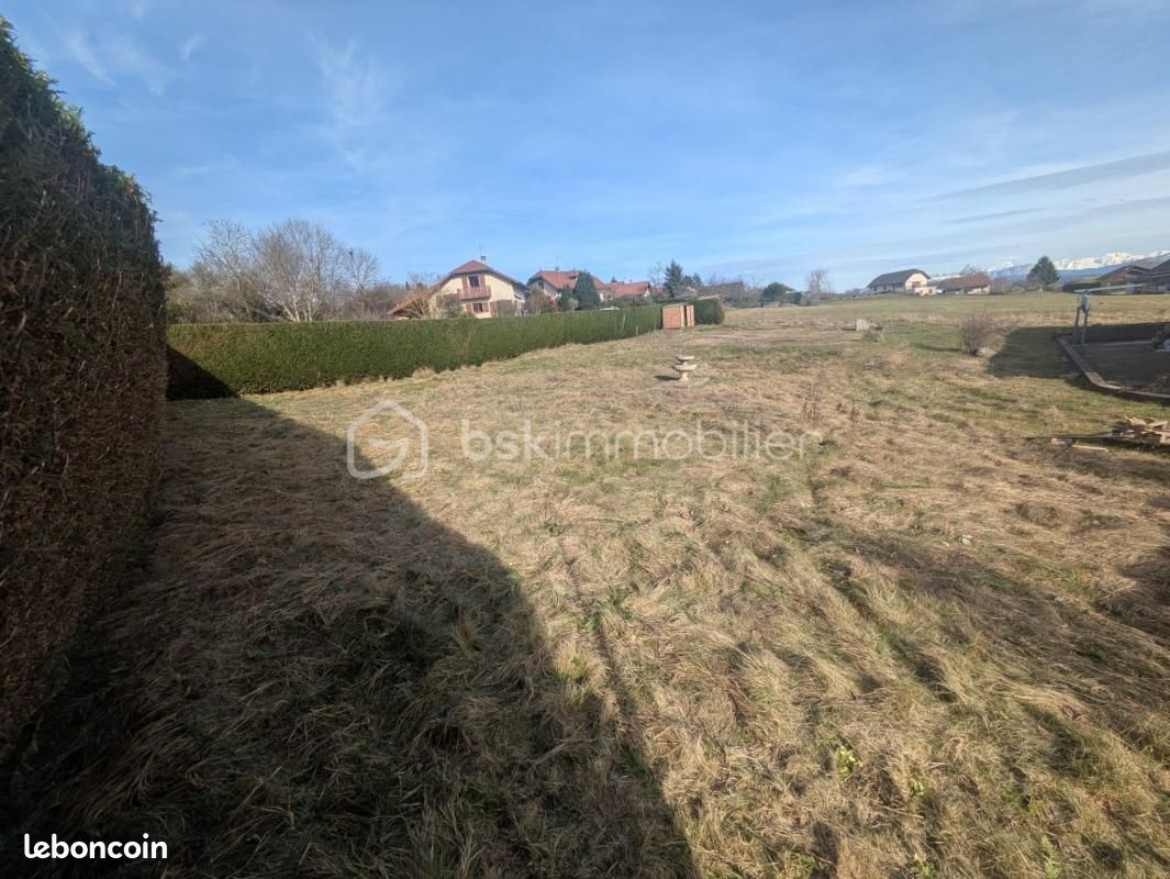 Terrain 930 m² Clermont · 150 000 €