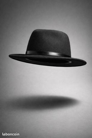 Chapeau Fedora D&Y Noir à Large Bord - Avec Chaîne Dorée Décorative, Taille Unique, 100% Polyester