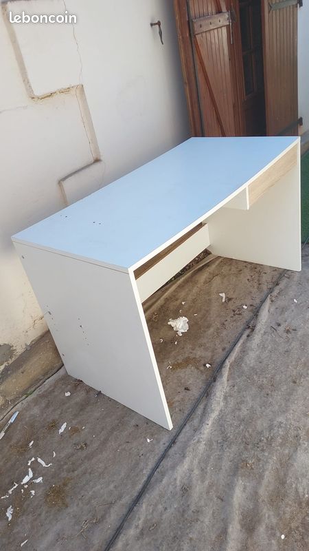 Bureau (image 1)