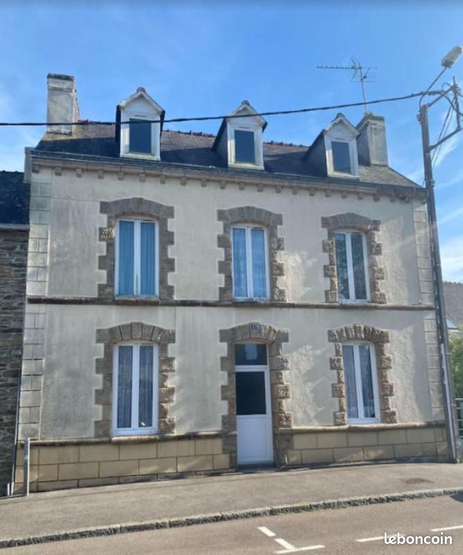 Maison 8 pièces 139 m² · à Châteauneuf-du-Faou · 139 m² · 140 000 €