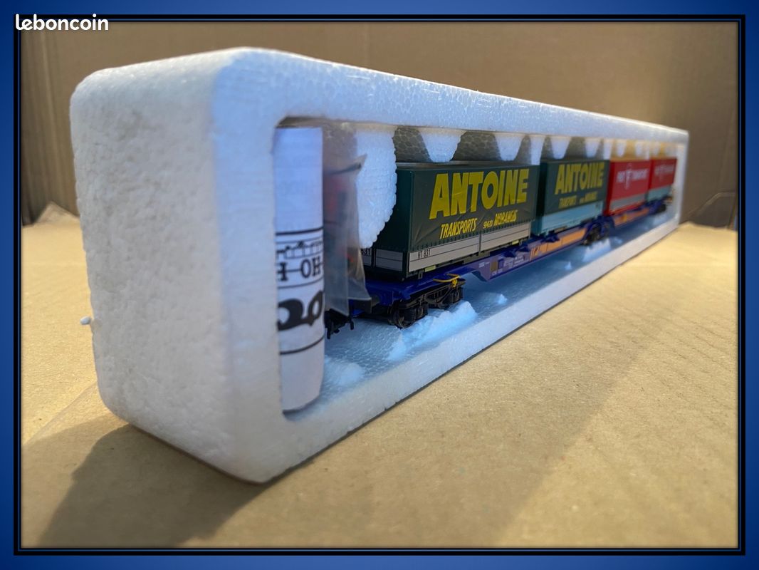 Wagon transport de 3 containers CHO YANG ROCO ho