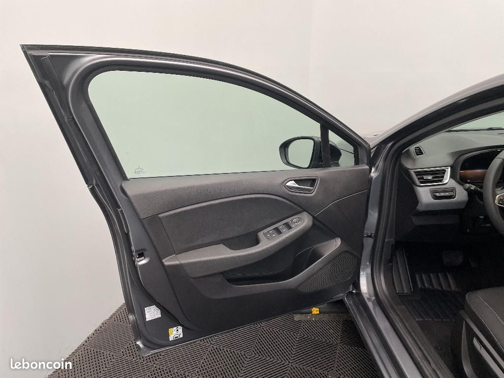 Renault Clio V E-Tech full hybrid 145 ch GSR2 Evolution (image 19)