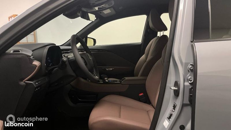 Lexus Lbx 1.5 136ch Elegant 2WD MY26 (image 12)