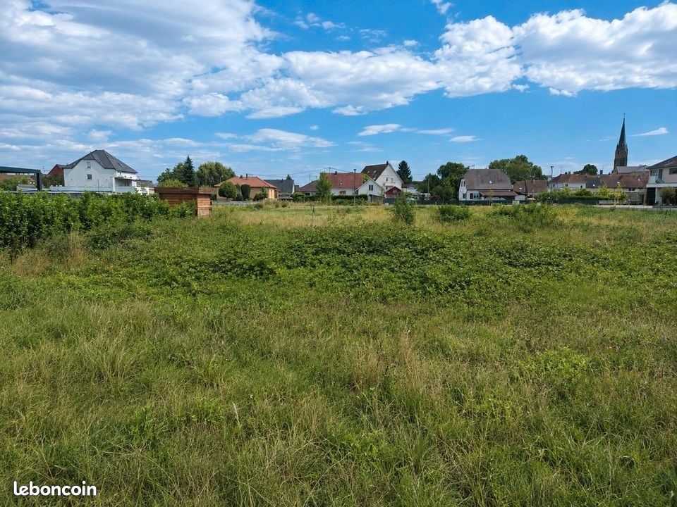 Terrain 925 m² · à Froberville · 68 000 €