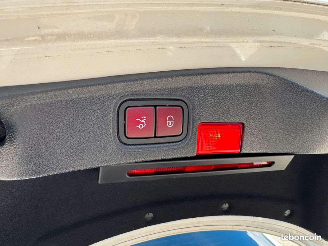 MERCEDES CLASSE C IV C220 D SPORTLINE AMG Toutes Options Toit Ouvrant Burmester Caméra 360 Sièges électriques chauffants Garantie 12 mois (image 29)