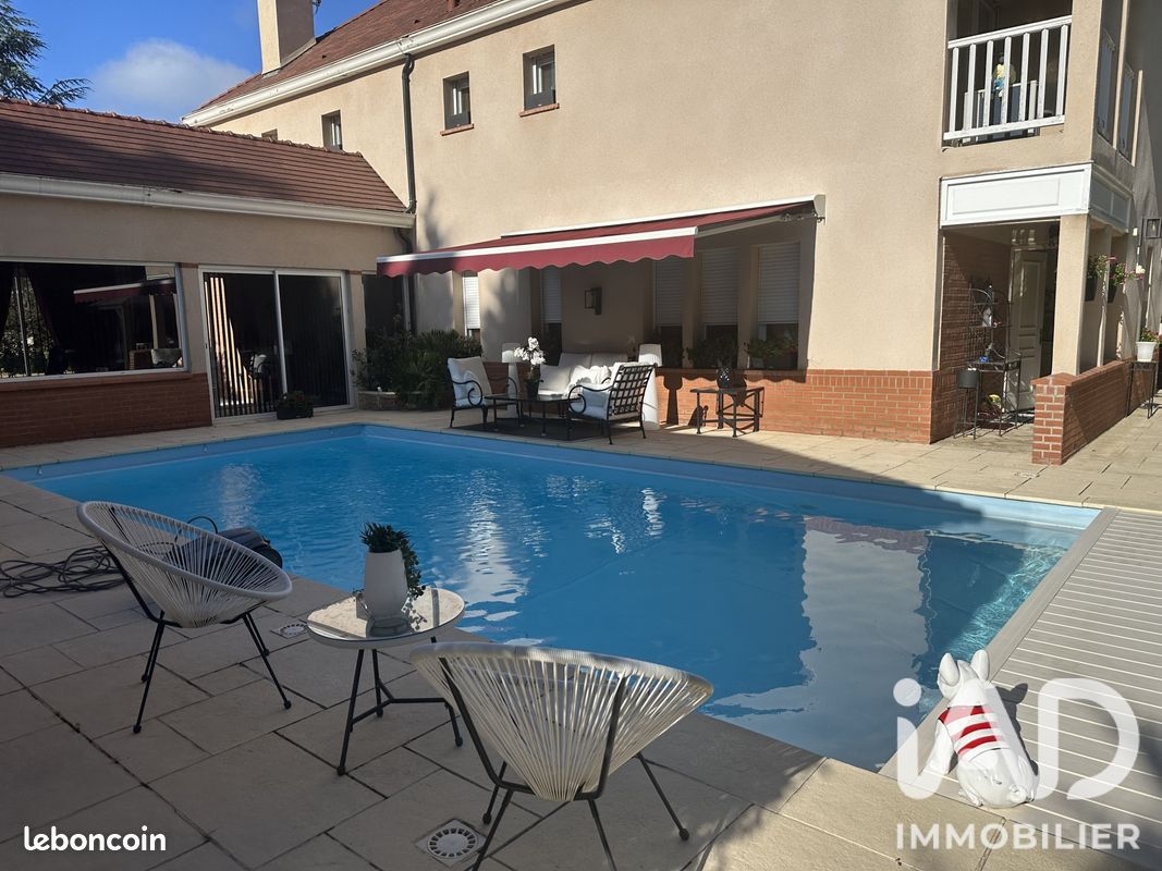 Maison 9 pièces 282 m² · à Étiolles · 282 m² · 990 000 €