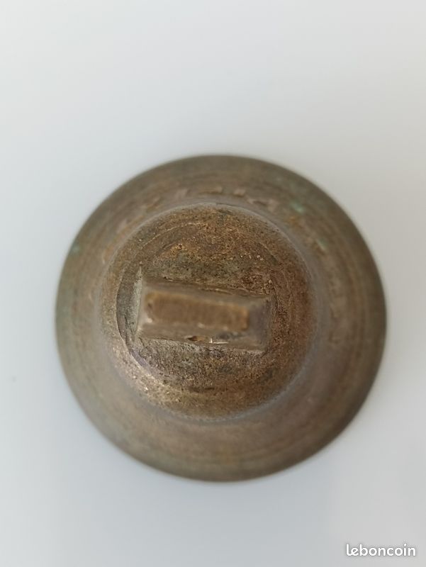 ANCIENNE CLOCHE EN bronze ou laiton prise couronne fleurée 9 cm TBE EUR