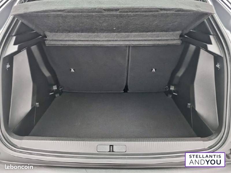 Peugeot 2008 Hybrid 145 e-DCS6 Style (image 14)