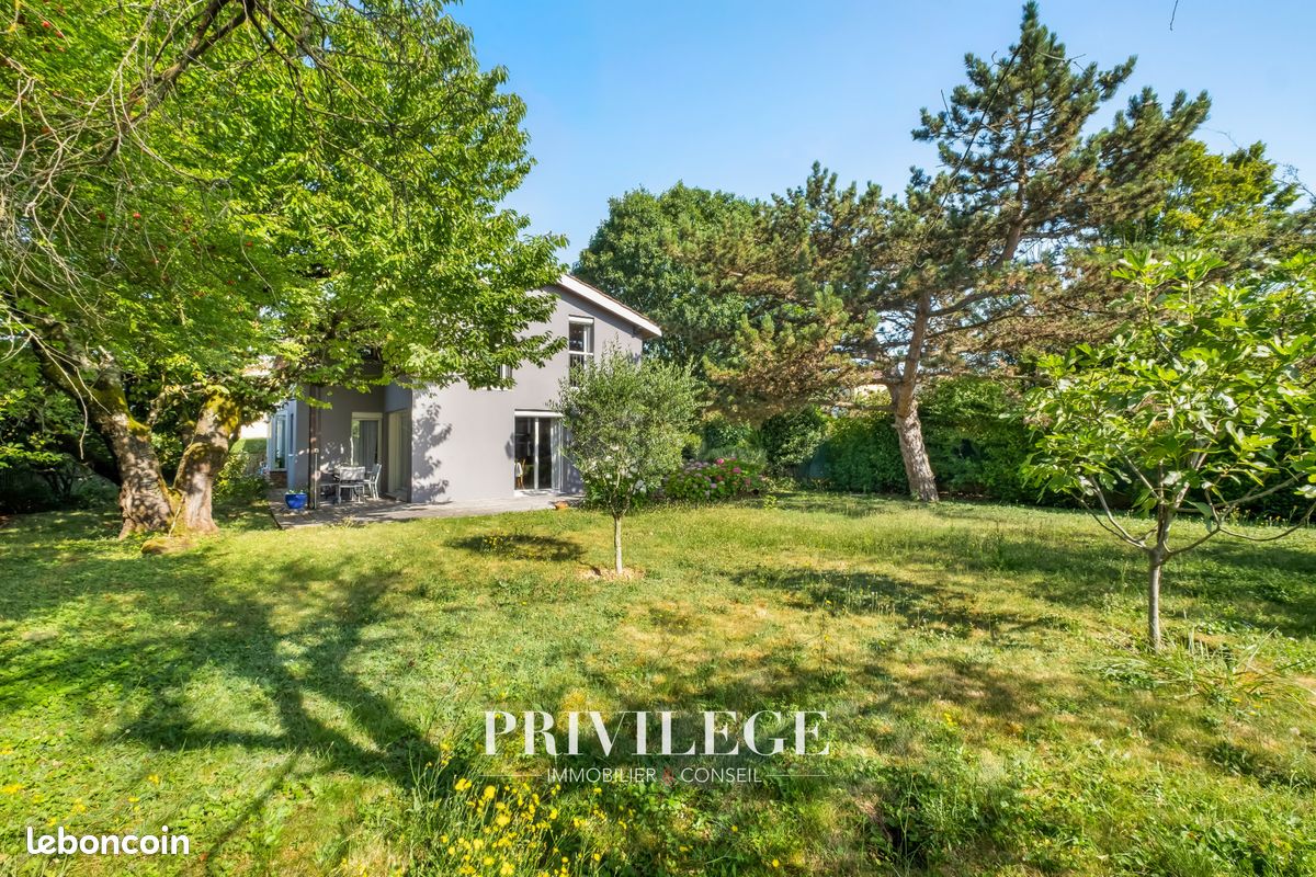 Maison 5 pièces 145 m² · à Chassieu · 145 m² · 599 000 €