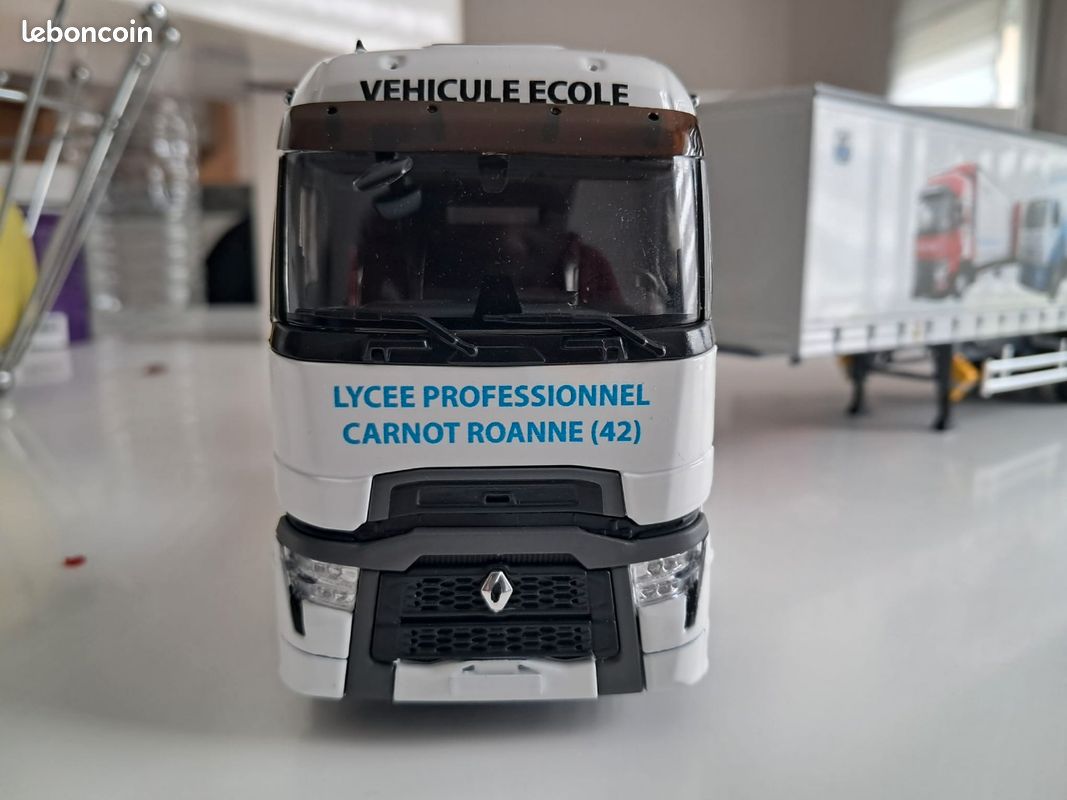 ELIGOR, RENAULT T520 High 4x2 2021 mit Anhänger 3 Achsen - Transport