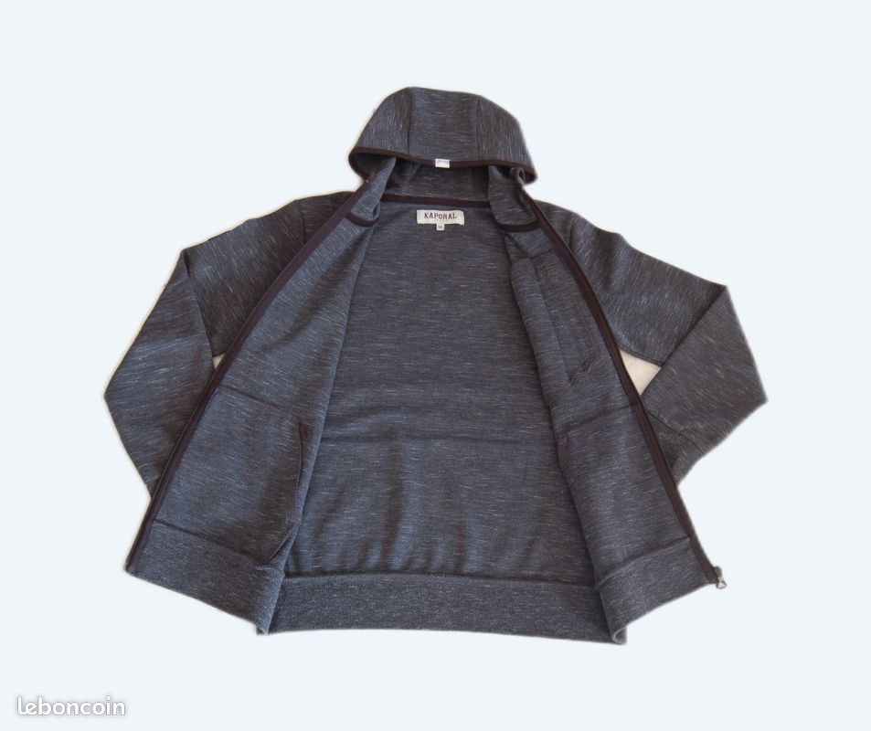 Sweat capuche gris clair 5 ans : Achat occasion | Pulls et sweats (garçon) Kiabi Marron 6 ans (116-123 cm) Très bon état