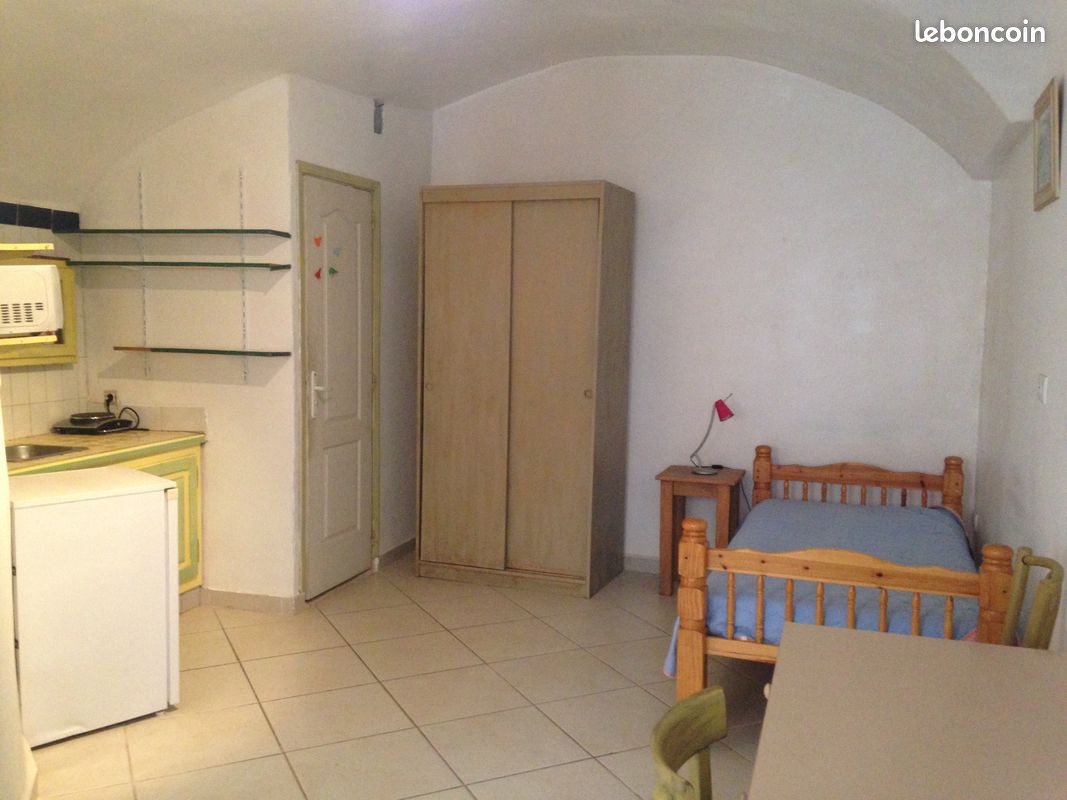 Appartement 1 pièce 17 m² · à Aubenas · 17 m² · 400 €