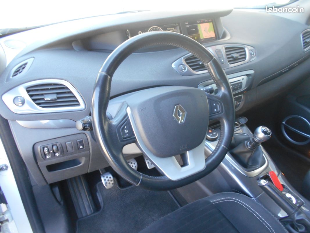 RENAULT SCENIC xmod dci 130 Energy Eco 2 Bose Edition 7cv (image 3)