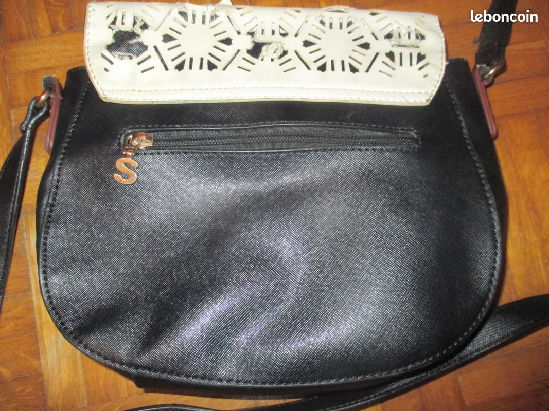 Marque Desigual Sac Desigual Noir Pas Cher Sac à Main Désigual Online