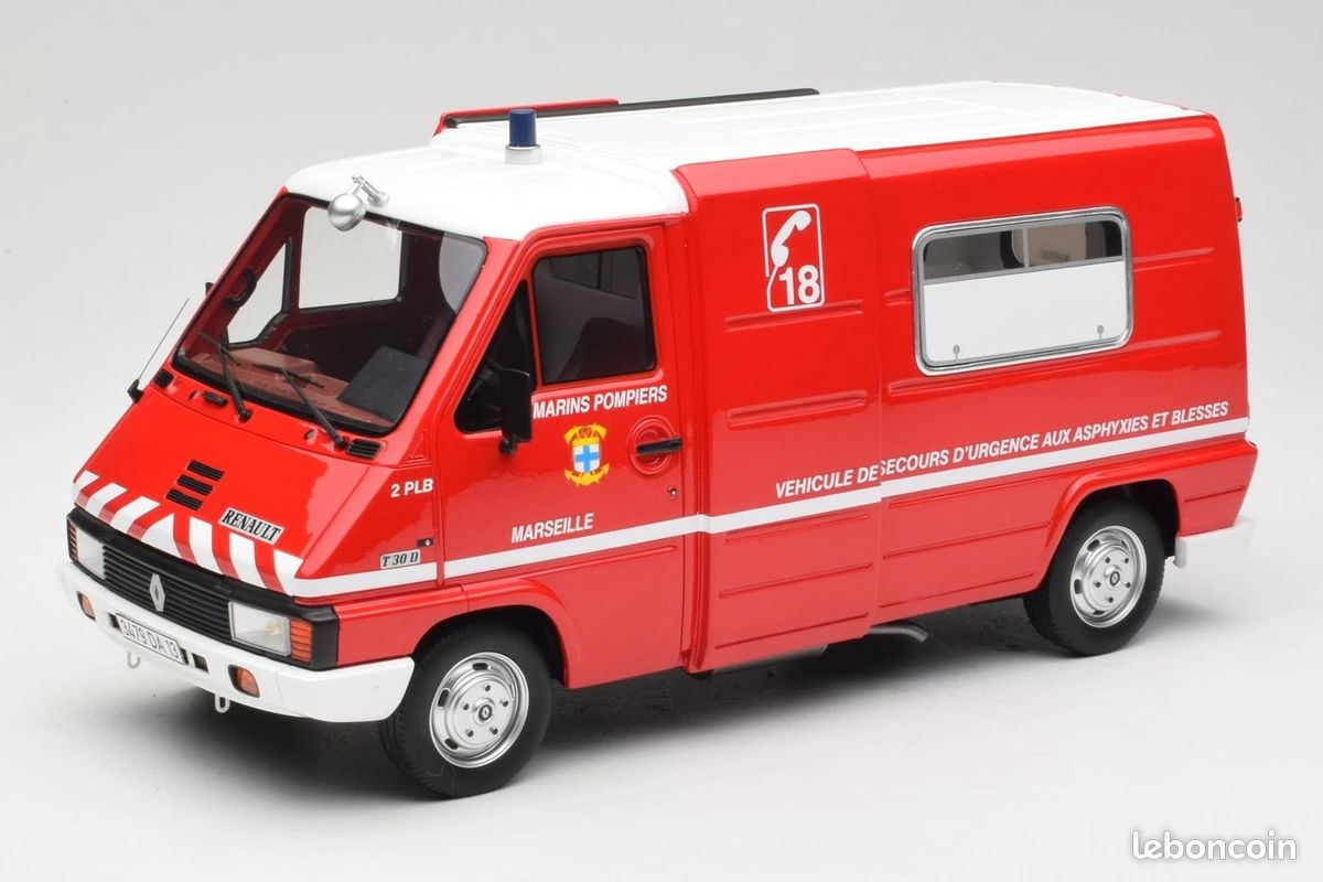 Renault Master T30 VSAB Pompiers 1980 1/18 OTTO MOBILE OT1107 (image 5)