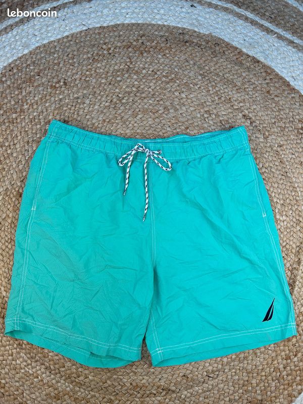 Crème, turquoise, bleu marine, vert, gris, couleurs contrastantes