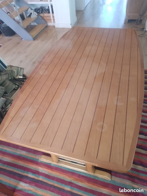 Table forme tonneau et 4 chaises tissus (image 2)