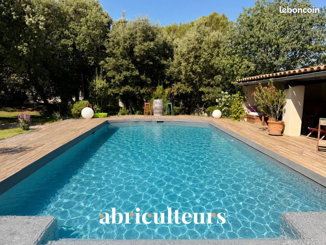 Maison 8 pièces 252 m² · à Rognes · 252 m² · 1 050 000 €
