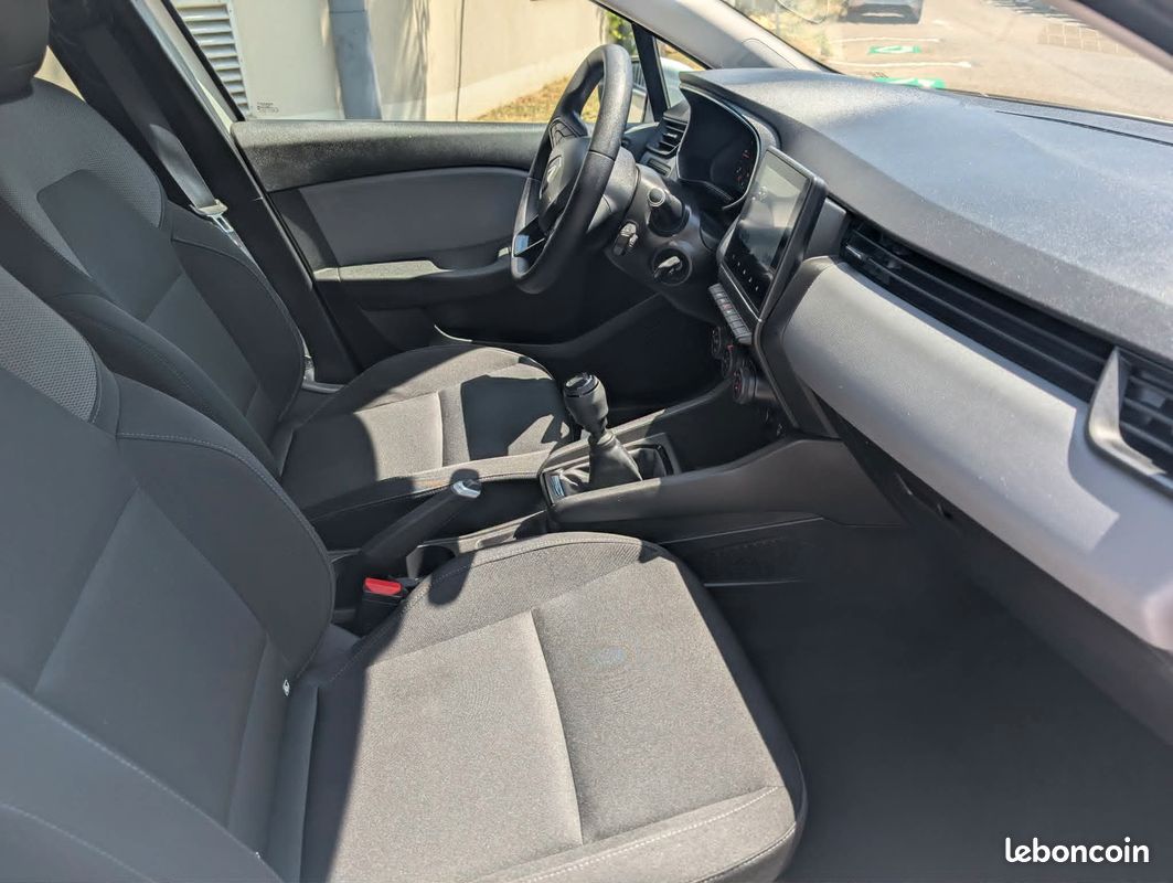 Renault Clio 5 V Business 1.5 Blue dci 85 Boite 6 vitesses GPS ANDROID AUTO CARPLAY RADAR DE RECUL FEUX AUTO FULL LED AUTOMATIQUE / 1ère main et entretien Renault / 75200KM (image 4)