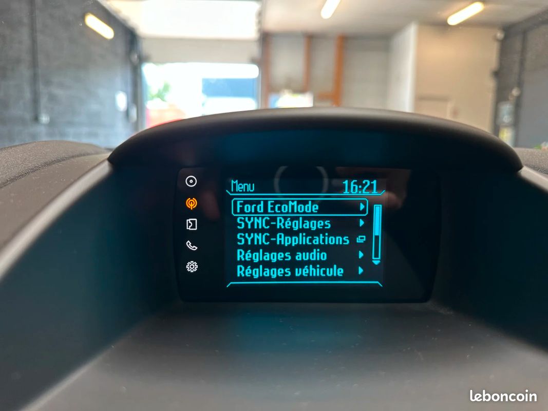 FORD FIESTA 1.5 TDCi 75 S&S Titanium (image 30)
