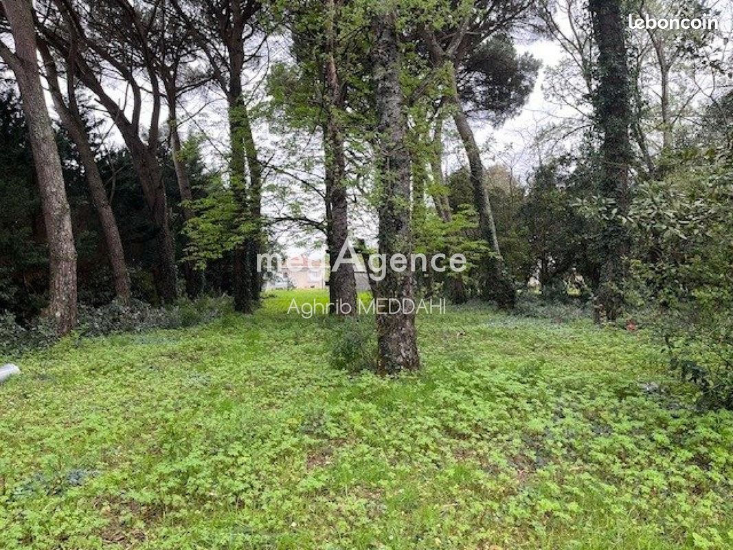 Terrain 1338 m² · à Mérignac · 1 338 m² · 315 000 €