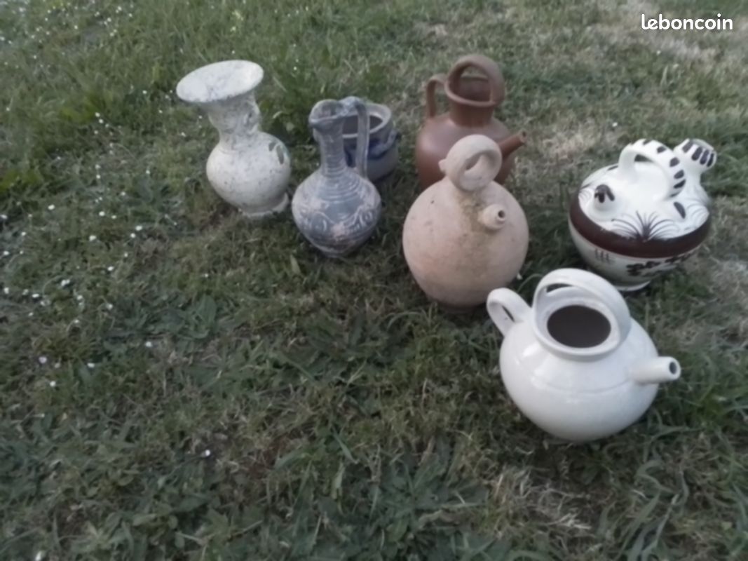 Lot divers pots caches pots jarres amphores buires vases en terre cuite ,objets en faience et en pierre (image 9)