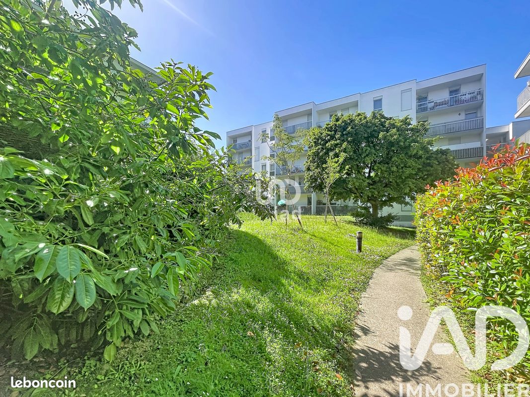 Appartement 6 pièces 104 m² · à Sèvres · 104 m² · 449 000 €