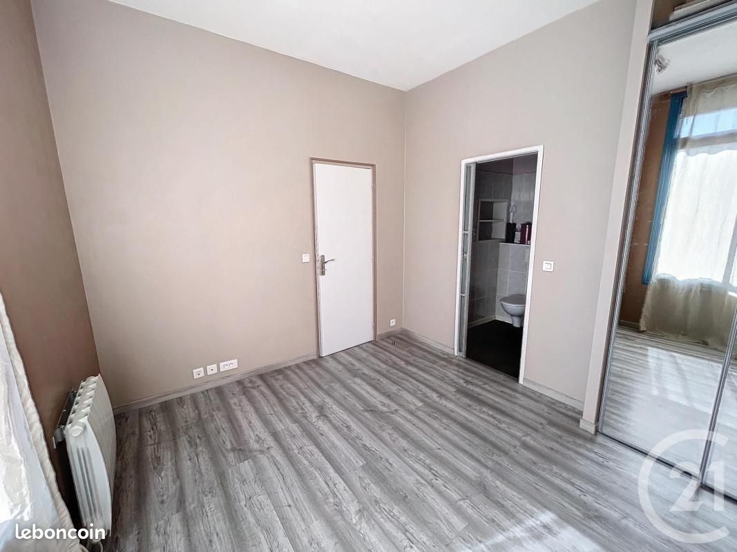 Appartement 2 pièces 30 m² - Locations