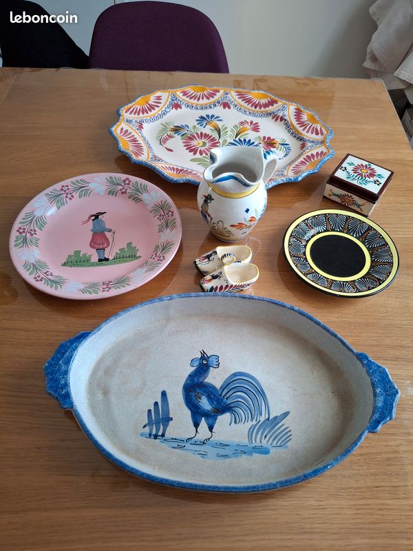 Lot Vaisselle Faïence de objets, Pichet, Assiette, plat de