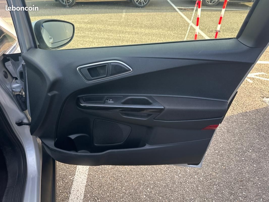 Ford B-Max 1.0 EcoBoost 125 S&S Edition (image 12)