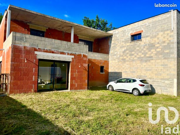 Maison 4 pièces 260 m²