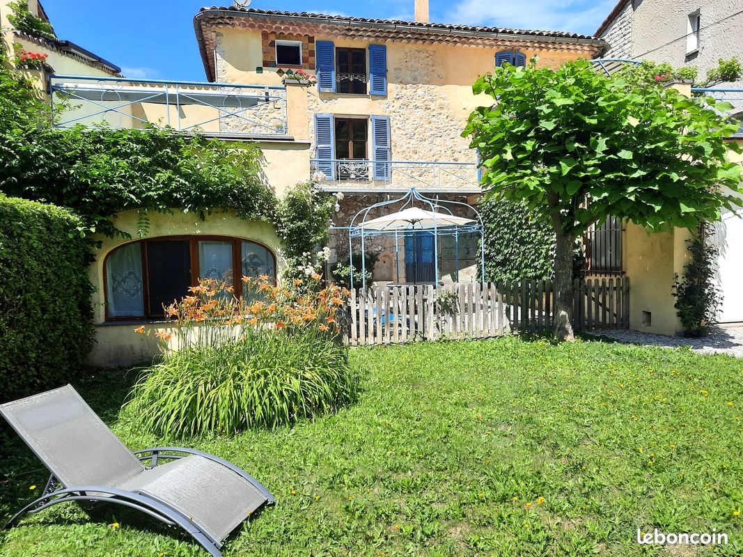 Maison 7 pièces 177 m² · à Castellane · 177 m² · 460 000 €