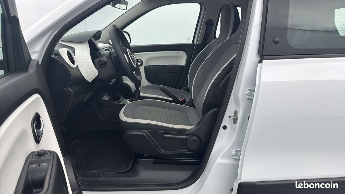 Renault twingo iii sce 65 equilibre (image 24)