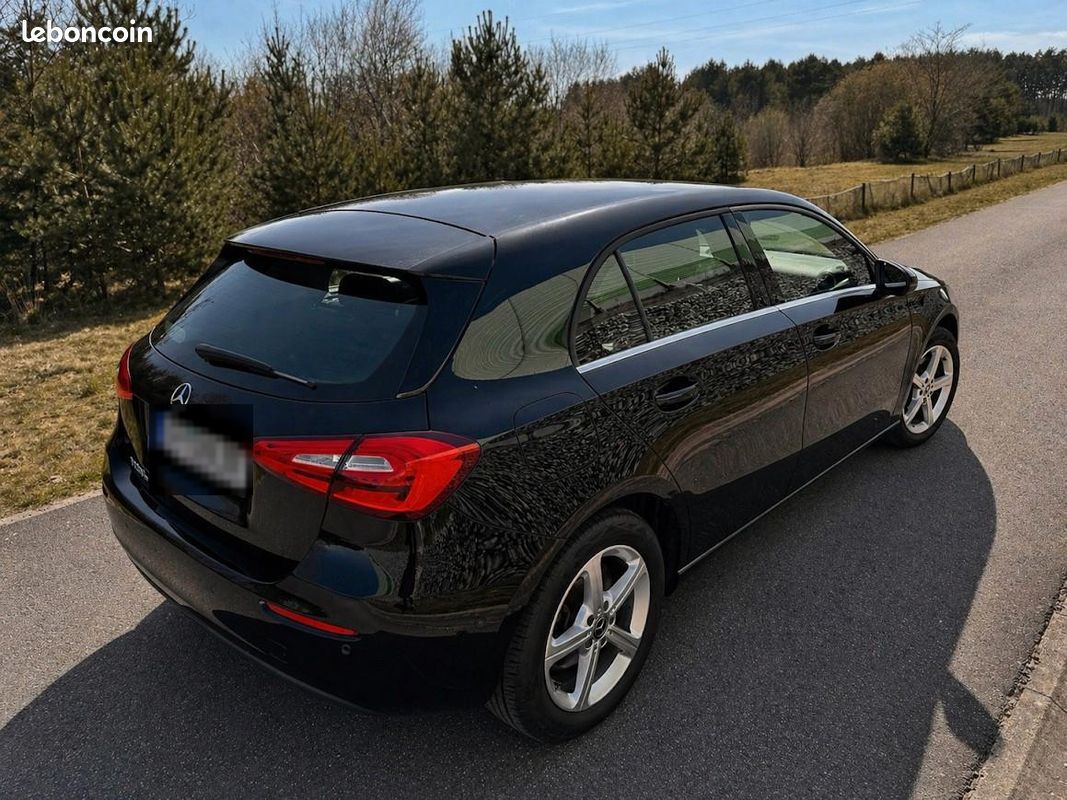 Mercedes-Benz Classe A 250 e Progressive Line 218ch 8G-DCT | Apple CarPlay • Caméra de Recul • Avertisseur de Ligne (image 4)