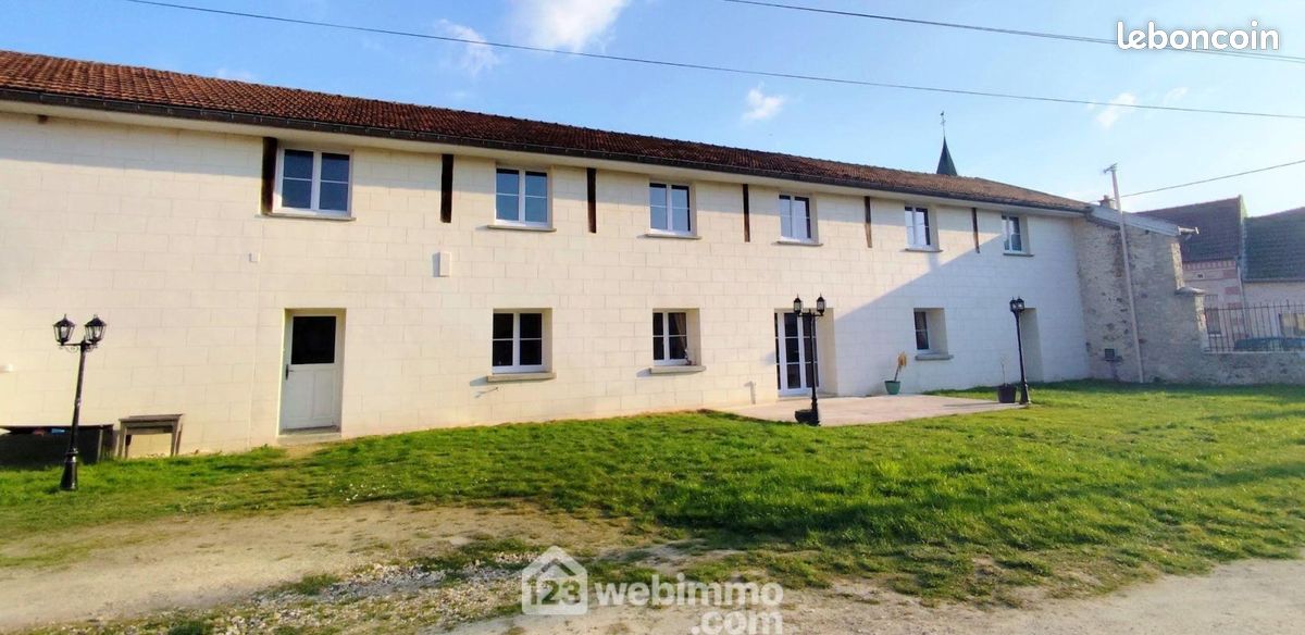 Maison 8 pièces 309 m² · à Bouffignereux · 309 m² · 263 000 €