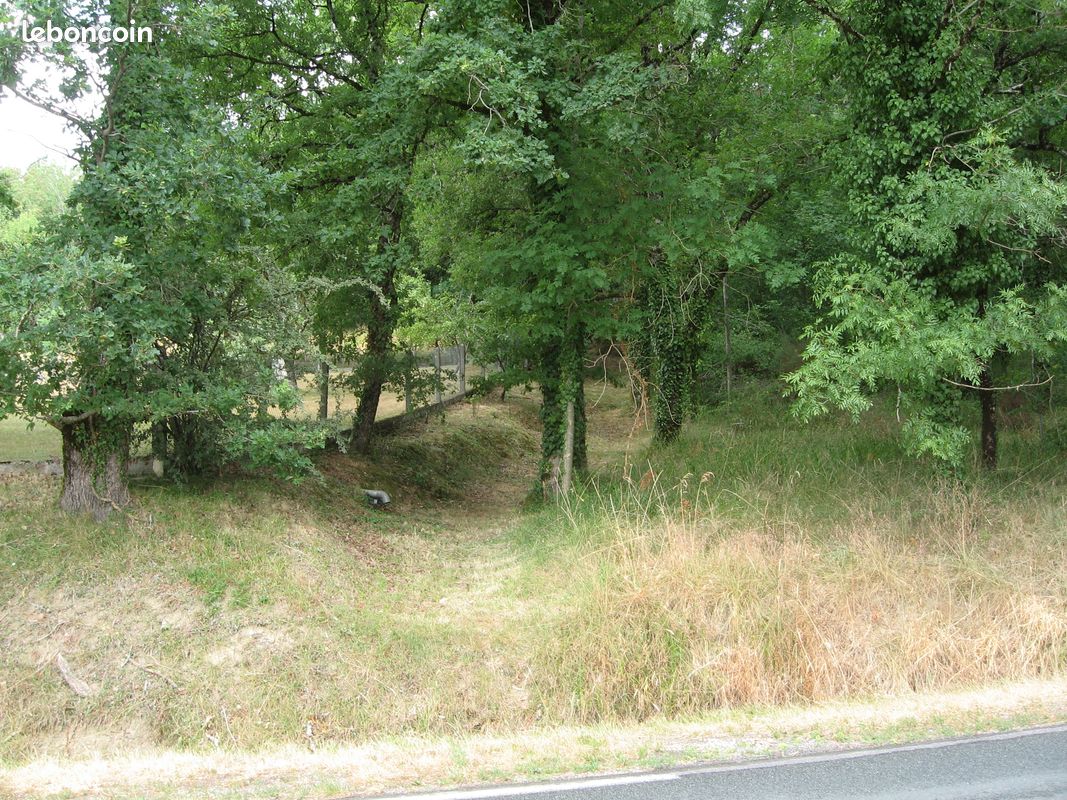 Terrain à batir · à Saint-Pardoux-la-Rivière · 25 000 €
