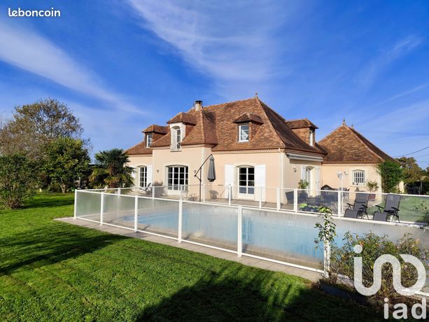 Propriété 6 pièces 210 m²