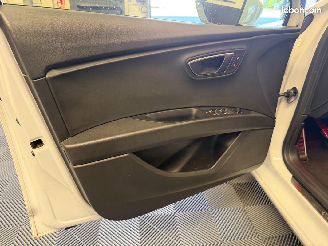 SEAT LEON 1.4 TSI 122 FR /Radar de recul/Jantes 17/Regulateur/ (image 23)