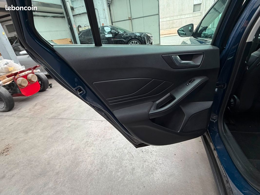 FORD Focus 1.5 EcoBlue 95ch Trend Business 12 MOIS DE GARANTIE OFFERT (image 10)