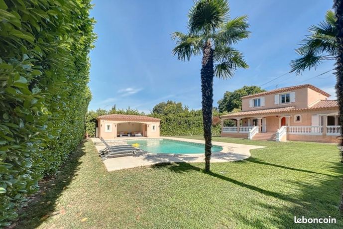 Maison 5 pièces 230 m²