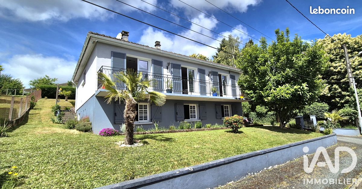 Maison 6 pièces 116 m² · à Châlus · 116 m² · 170 000 €