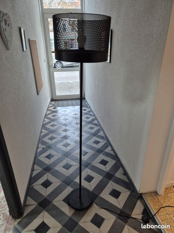 Lampe sur pied (image 2)