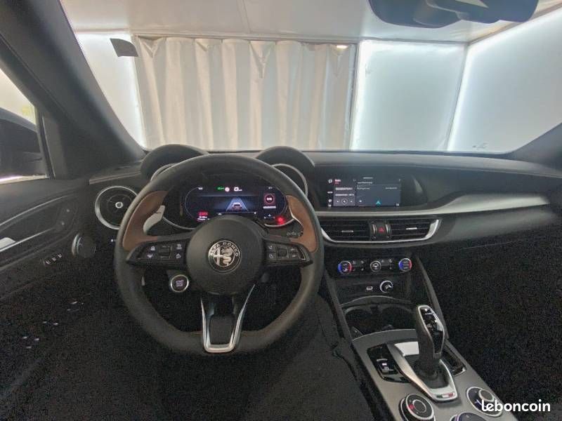 Alfa Romeo Stelvio 2.2 160 ch AT8 Intensa (image 12)