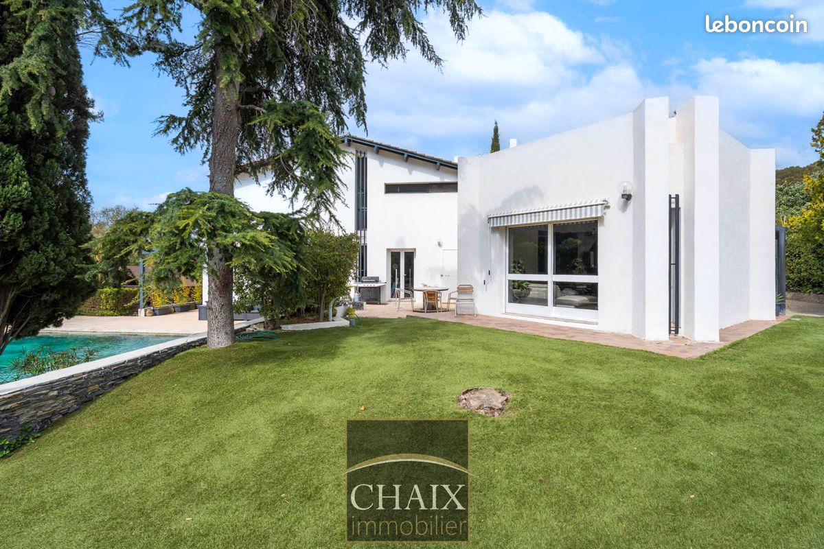 Maison 9 pièces 221 m² · à Aubagne · 221 m² · 850 000 €