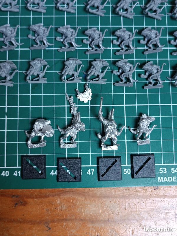 Lot Warhammer Hommes Lézards – 33 Archers Skinks + État Major – OOP – Occasion