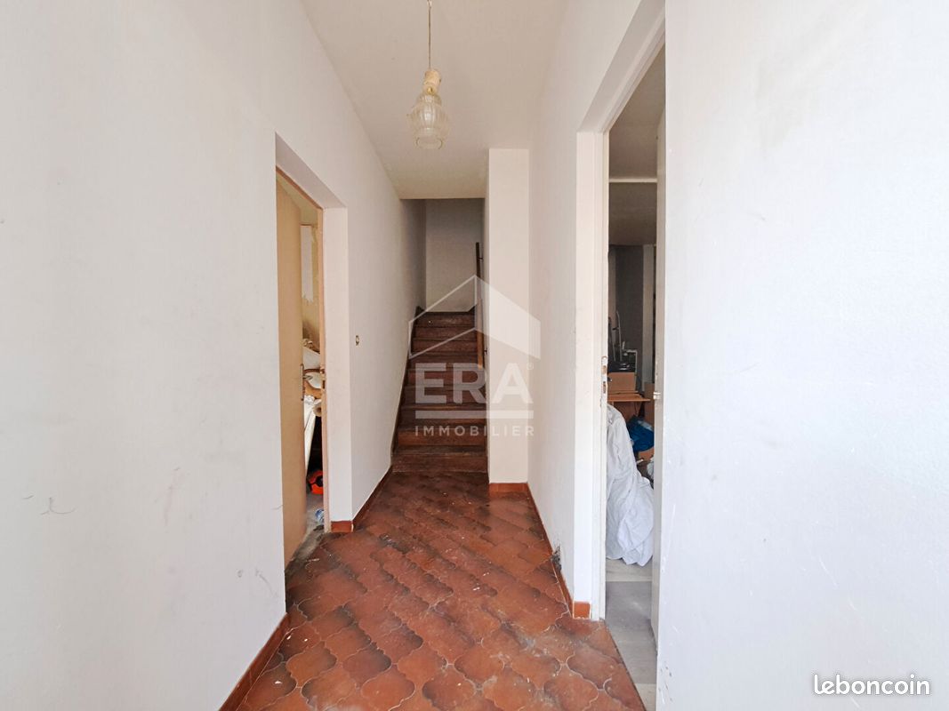 Maison 5 pièces 111 m² - Jarnac 16200 (image 2)