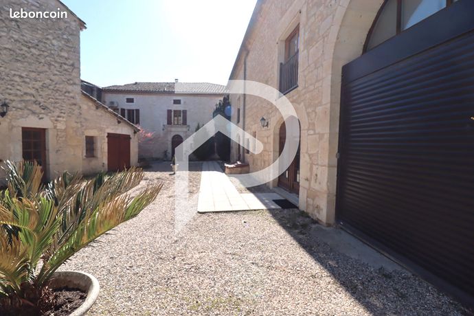 Propriété 14 pièces 300 m²