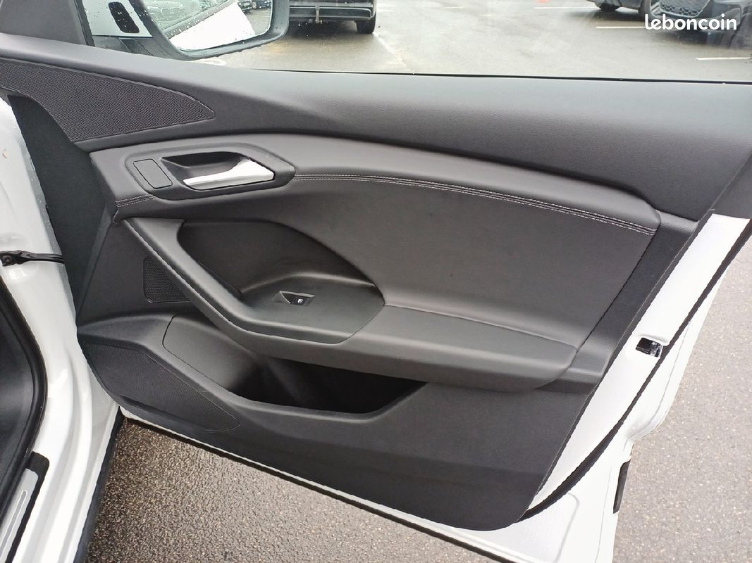 AUDI Q6 e-tron 306 ch 100 kWh performance Design (image 28)